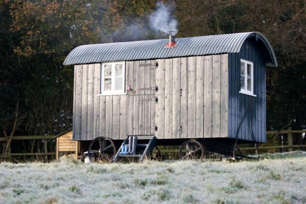 Molly Dishwasher Shepherds Hut Frant Exterior foto